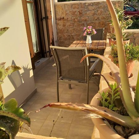 Elezar Apartment Neo Oitilo Exterior photo